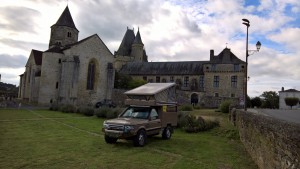 castle jumilhac range rover camper