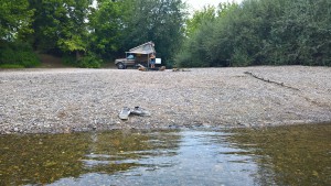 dordogne camping in aoverland camper 4x4