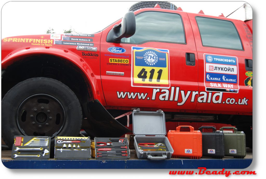 hellanbak extreme toolcases for dakar rally cars