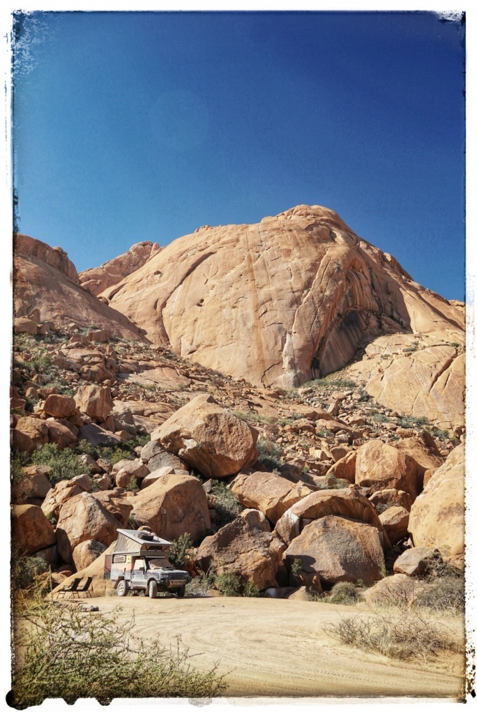 wild camping all alone in spitzkoppe desert ina range rover