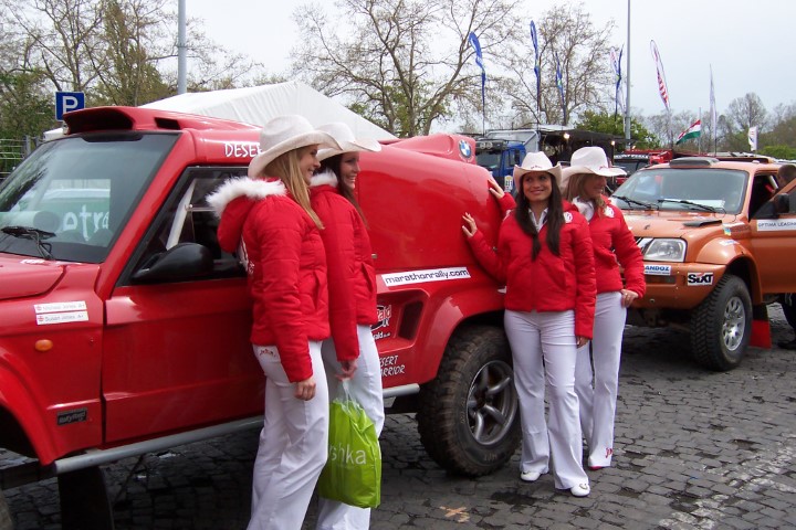 Dakar girls with race car in Budapest