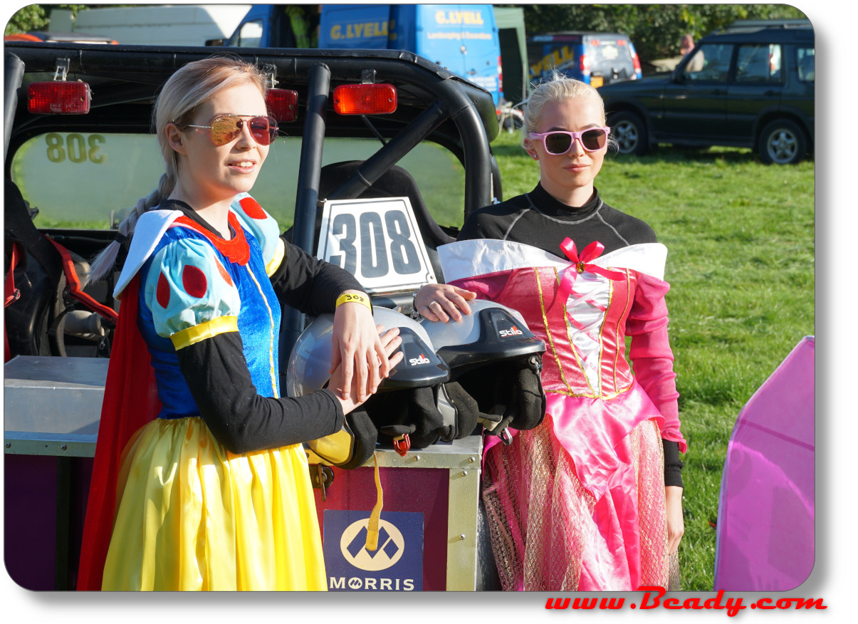 Disney princess snow white with land rover