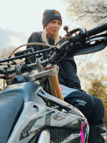 Chloe Jones - HusqvarnaTE 250 I - Morris Lubricants